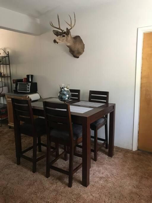 Cheerful 2-Bedroom Cottage Near Eagle Lake Susanville Bagian luar foto